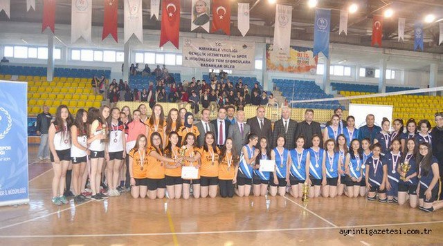 Okul sporları genç kızlar B voleybol turnuvası sona erdi