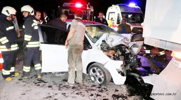 Otomobil hafriyat kamyonuna çarptı: 1 Ölü, 1 Yaralı