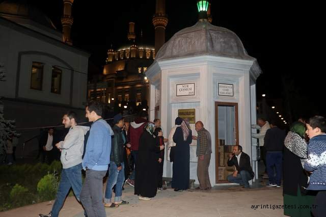 Ramazan Şerbeti ikram ediliyor