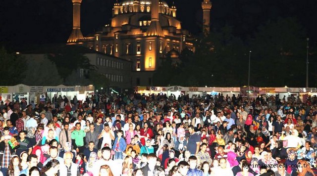Ramazan sokağı tıklım tıklım