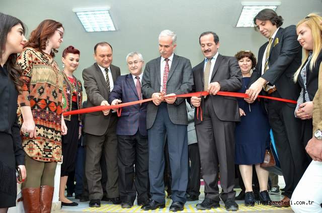 Sanatsal Yaratıcılıklarını Geliştirme Fırsatı Sunuyor