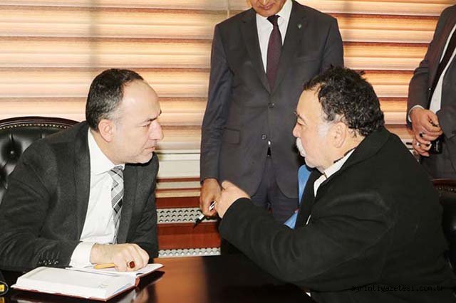 Saygılı vatandaşların sorunlarını dinledi