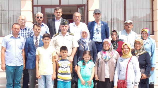 Şehit Aileleri ve Gaziler, İl Jandarma Komutanını ziyaret etti