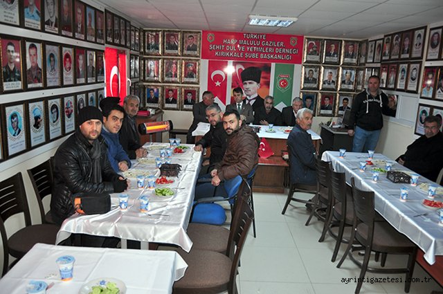Şehit ve Gazi alileri gazetecilerle bir araya geldiler