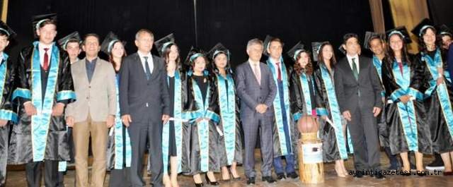 Spor Lisesi'nde mezuniyet sevinci